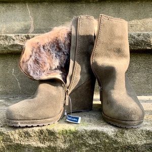 NWT// Calvin Klein Fur Lined boots